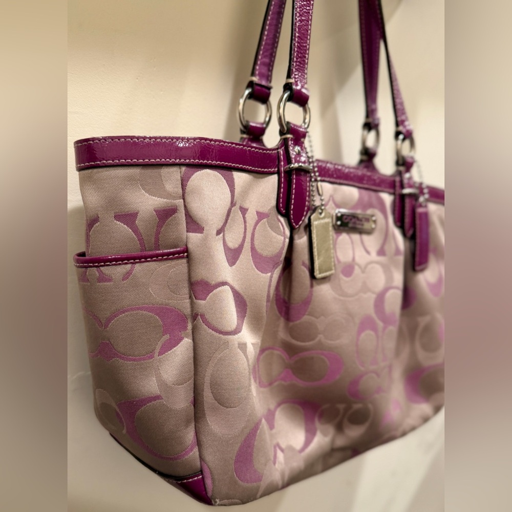 Coach Signature Canvas Tote Bag Purple Patent Leather Trim Shoulder Bag - Picture 8 of 10